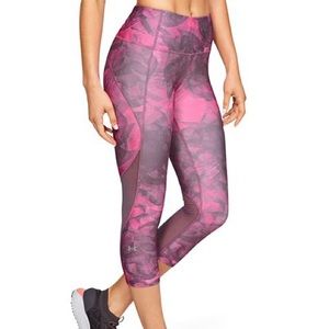 💗 Under Armour mid rise Capri leggings